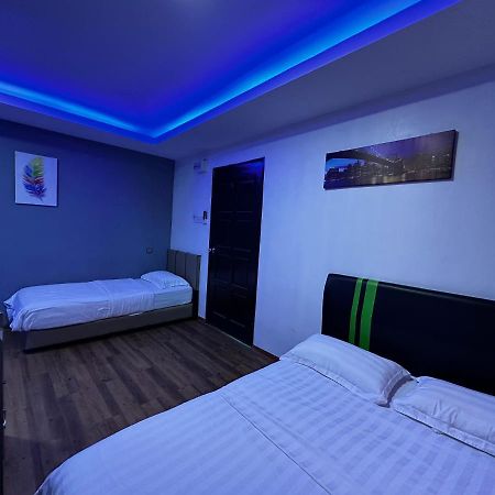 Cow B Homestay Semporna Esterno foto